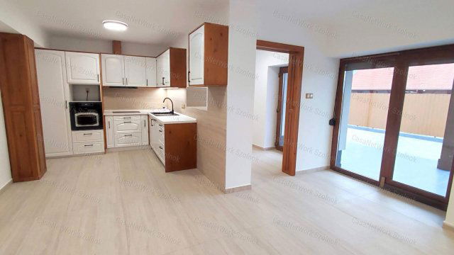 Eladó sorház, Szolnokon 87.99 M Ft, 3 szobás