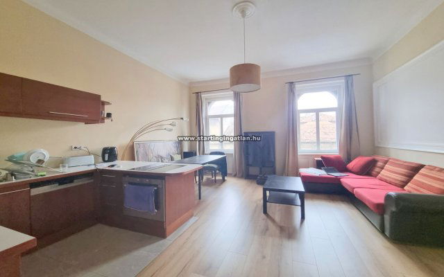 Kiadó téglalakás, albérlet, VII. kerületben, Thököly úton