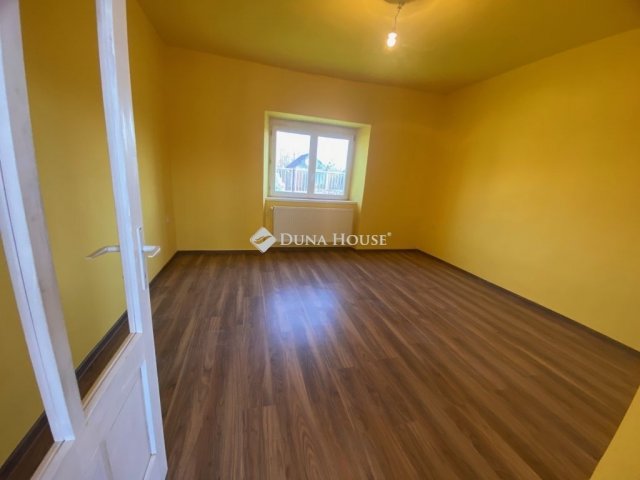 Eladó családi ház, Jászkarajenőn 28.9 M Ft, 3 szobás