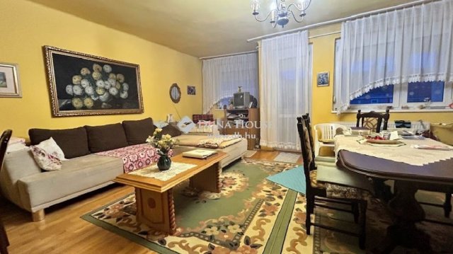 Eladó téglalakás, Kőszegen 46 M Ft, 4 szobás