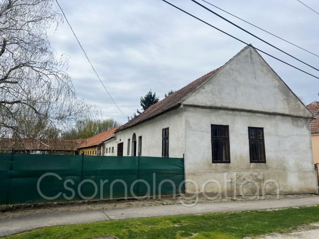 Eladó családi ház, Potyondon 57 M Ft, 2 szobás