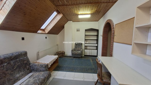 Kiadó téglalakás, albérlet, Pécsett 150 E Ft / hó, 1 szobás