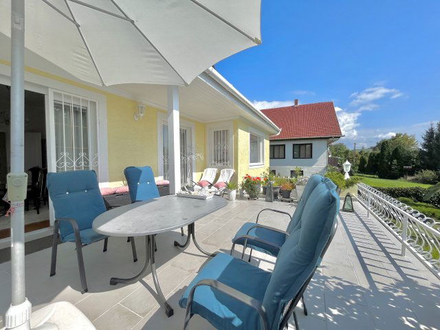Eladó családi ház, Balatongyörökön 140 M Ft, 6 szobás