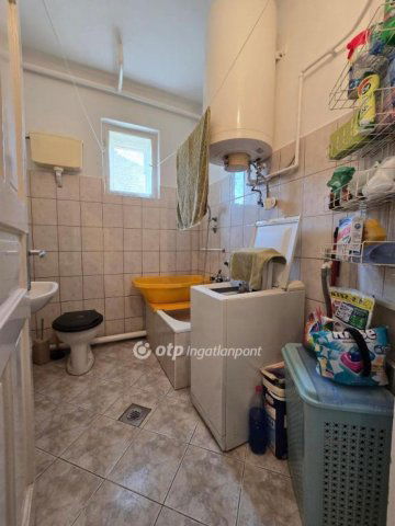Eladó családi ház, Pápán 52 M Ft, 5+1 szobás