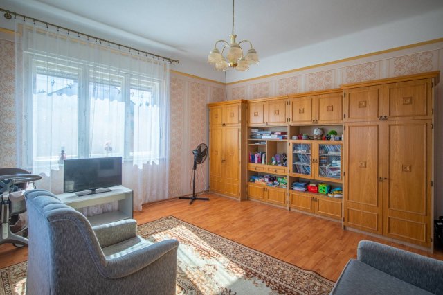 Eladó családi ház, Csömörön 108 M Ft, 4 szobás