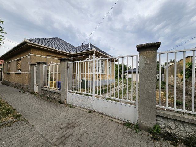 Kiadó ipari ingatlan, Dunaharasztin 250 E Ft / hó, 4 szobás