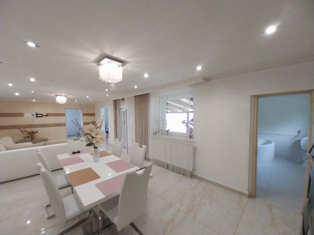 Eladó családi ház, Apcon 36.5 M Ft, 2 szobás