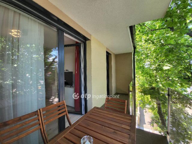 Kiadó téglalakás, albérlet, Siófokon 250 E Ft / hó, 3 szobás