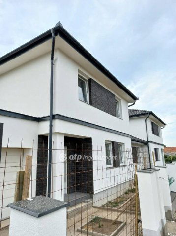 Eladó családi ház, Hajdúhadházon 18 M Ft, 2 szobás