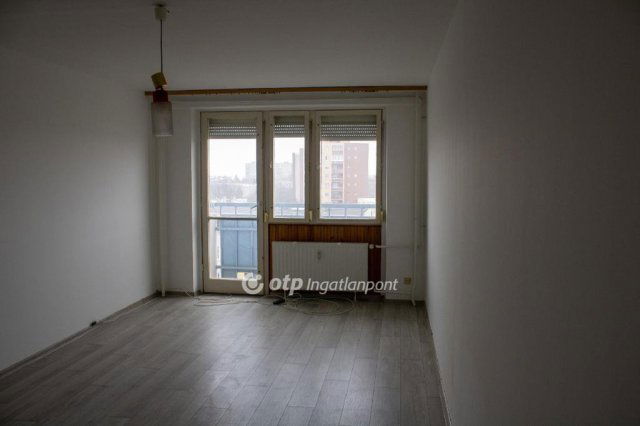 Eladó panellakás, Dunaújvárosban 34.9 M Ft, 2 szobás