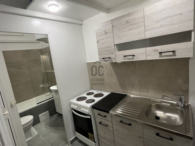 Eladó téglalakás, Budapesten, VIII. kerületben 33 M Ft, 1 szobás