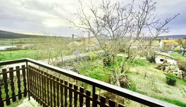 Eladó családi ház, Zánkán 99 M Ft, 8 szobás