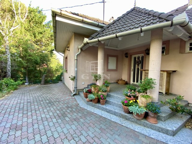 Eladó családi ház, Érden 239 M Ft, 5 szobás