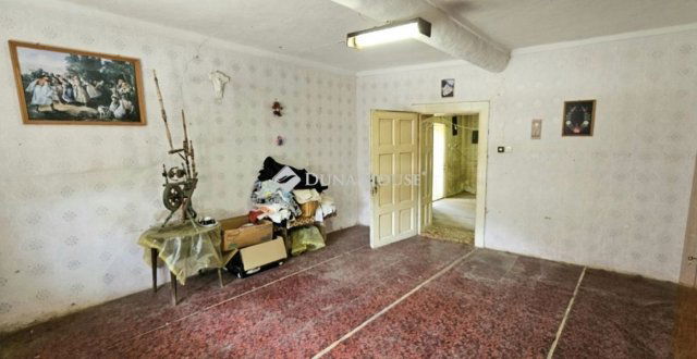 Eladó családi ház, Véménden 13.99 M Ft, 2 szobás