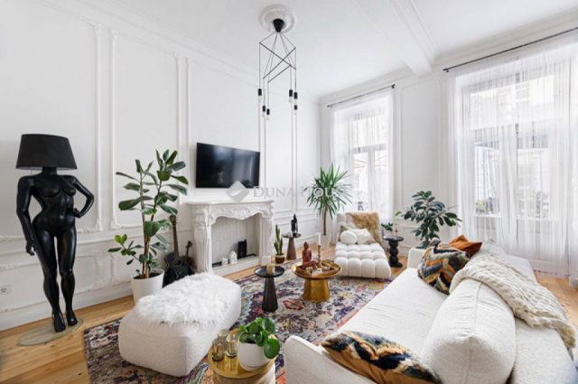 Eladó téglalakás, V. kerületben, Veres Pálné utcában