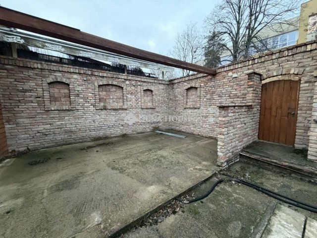 Eladó üzlethelyiség, Hódmezővásárhelyen 73.649 M Ft