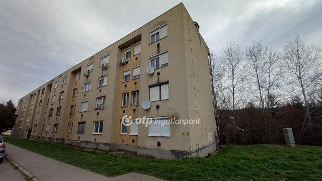 Eladó téglalakás, Salgótarjánban 3.99 M Ft, 1+1 szobás
