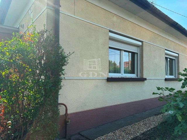 Eladó családi ház, Budapesten, XXI. kerületben 79.9 M Ft
