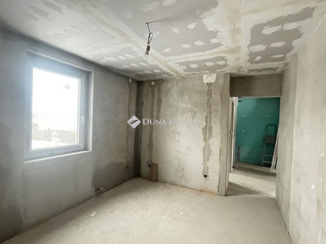 Eladó téglalakás, Ajkán 31.9 M Ft, 2 szobás