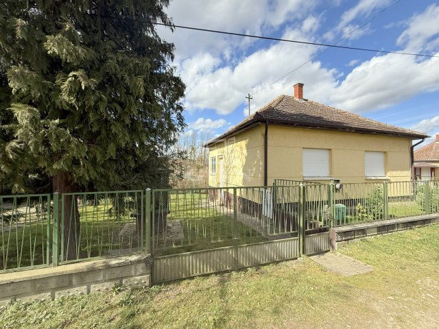 Eladó családi ház, Pusztaszentlászlón 26.49 M Ft, 3 szobás