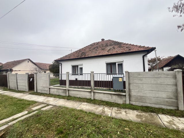 Eladó családi ház, Sarkadon 11.49 M Ft, 2 szobás