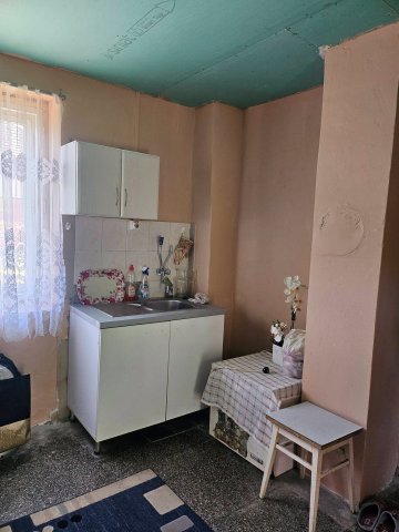 Eladó családi ház, Cereden 4.1 M Ft, 1+1 szobás