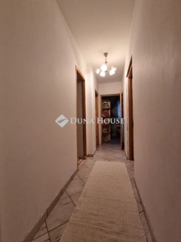 Eladó családi ház, Balatonalmádiban 89.9 M Ft, 4 szobás
