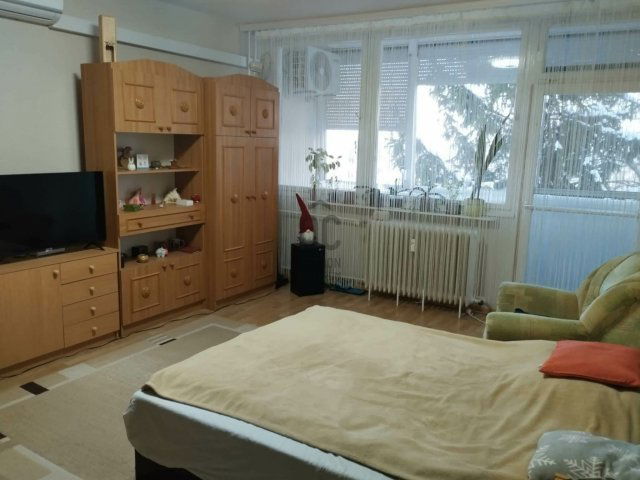 Kiadó panellakás, albérlet, Szekszárdon, Alisca utcában