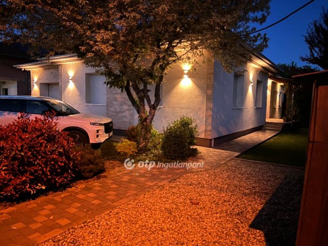 Eladó családi ház, Dunaharasztin 189.99 M Ft, 7 szobás