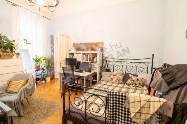 Eladó téglalakás, Budapesten, VIII. kerületben, Pál utcában