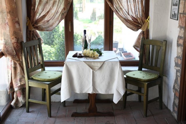 Eladó hotel, Lesencetomajon 300 M Ft / költözzbe.hu