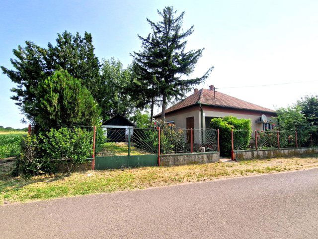 Eladó családi ház, Tiszavárkonyban 25.5 M Ft