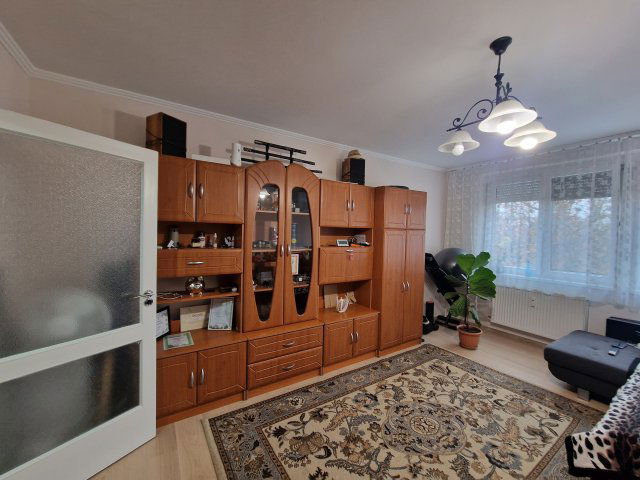 Eladó panellakás, Budapesten, XXI. kerületben, Szigligeti utcában