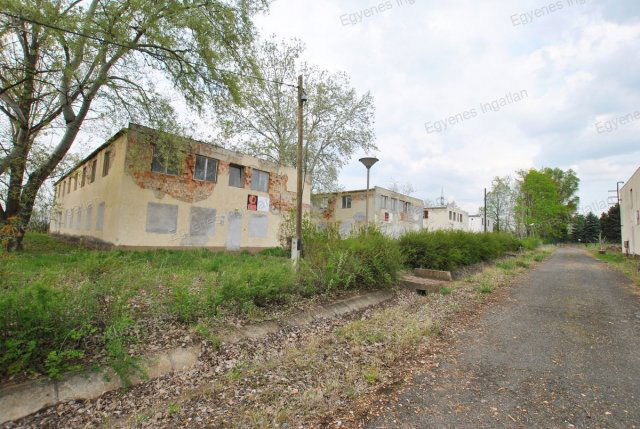 Eladó ipari ingatlan, Százhalombattán 42 M Ft