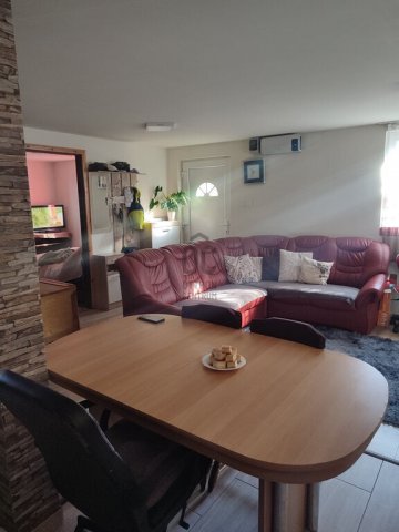 Eladó családi ház, Pécelen 89 M Ft, 4 szobás