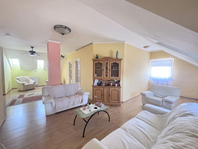 Eladó családi ház, Ceglédbercelen 95 M Ft, 6 szobás