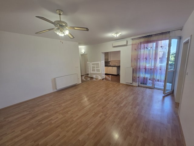 Kiadó téglalakás, albérlet, Veszprémben 250 E Ft / hó