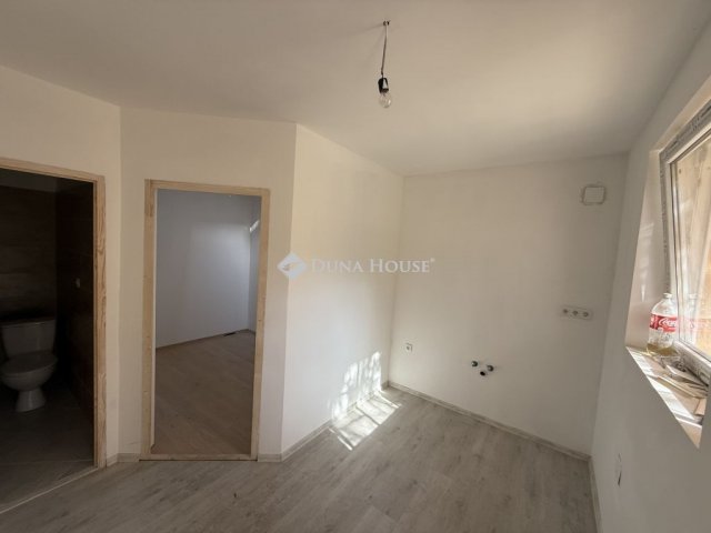 Eladó téglalakás, Budapesten, XX. kerületben 27.9 M Ft