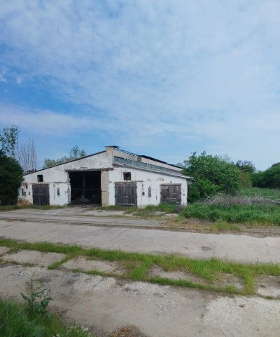 Eladó ipari ingatlan, Rákóczifalván 350 M Ft