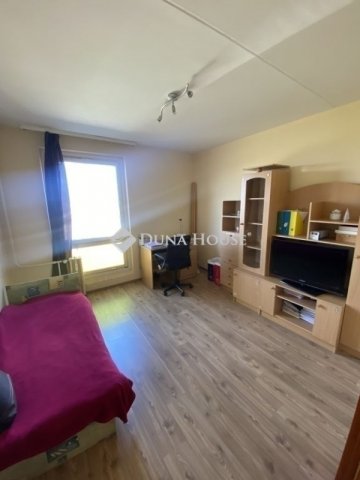 Eladó panellakás, Pécsett 42.4 M Ft, 2 szobás