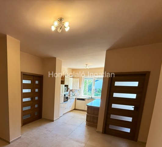 Eladó téglalakás, Nyíregyházán 74.9 M Ft, 3 szobás