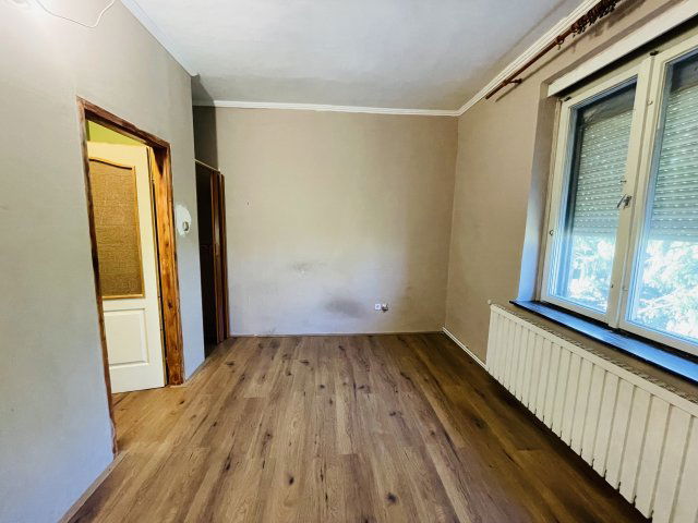 Eladó téglalakás, Komáromban, Korona utcában 37.9 M Ft