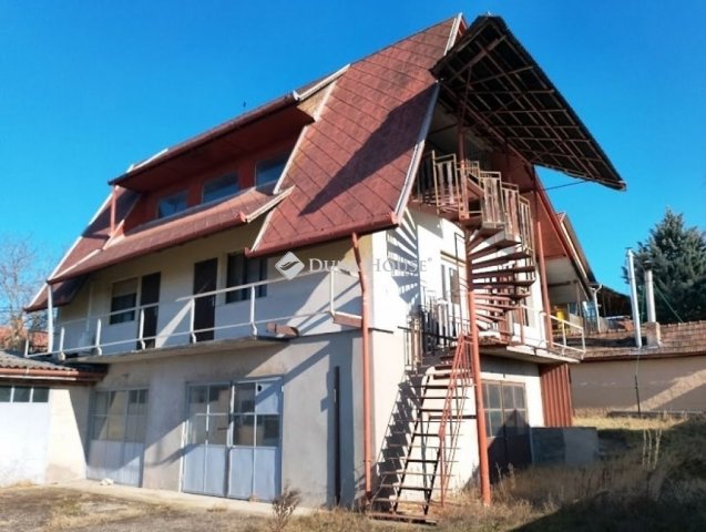 Eladó családi ház, Gödön 74.9 M Ft, 3+2 szobás