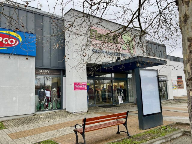 Eladó üzlethelyiség, Hévízen 45.72 M Ft / költözzbe.hu