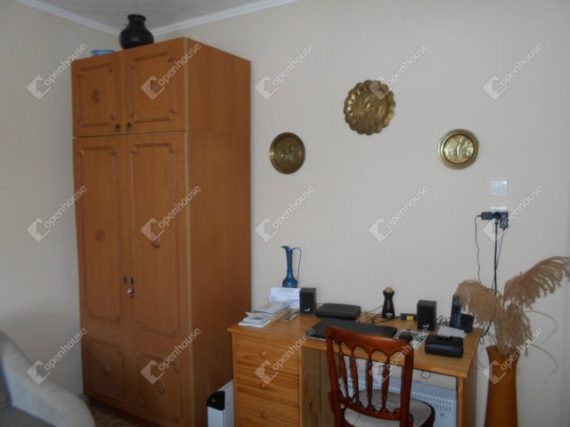 Eladó családi ház, Jászapátiban 16 M Ft, 3 szobás