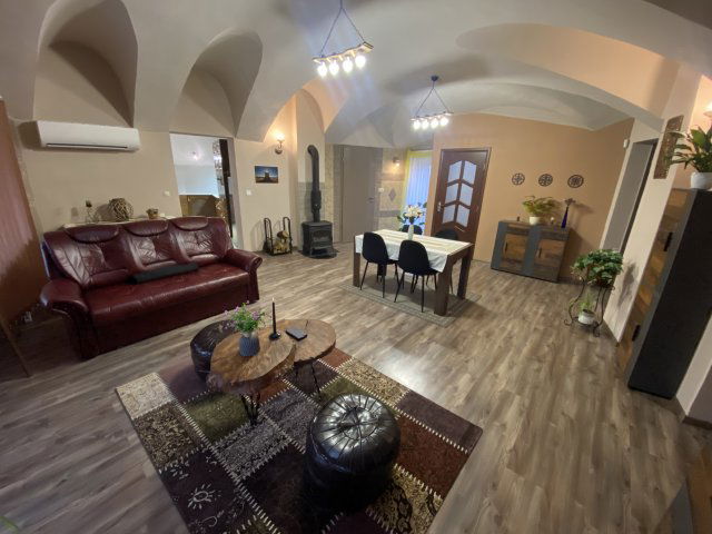 Eladó családi ház, Lábatlanon, Damjanich utcában 119 M Ft