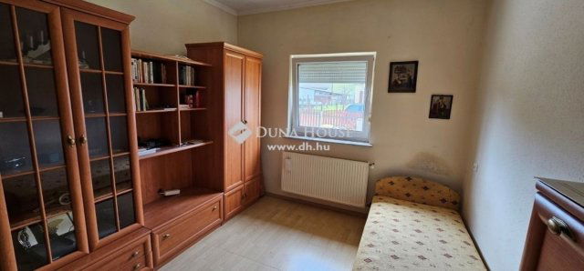 Eladó családi ház, Tápiószecsőn 64.9 M Ft, 3 szobás