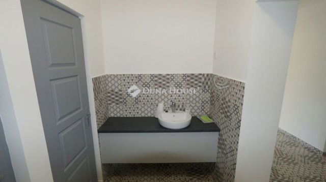 Eladó családi ház, Zalaszentivánon 130 M Ft, 2 szobás