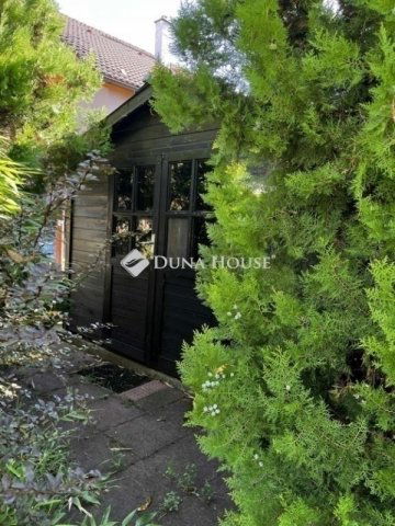 Eladó családi ház, Dunakeszin 179.9 M Ft, 6 szobás