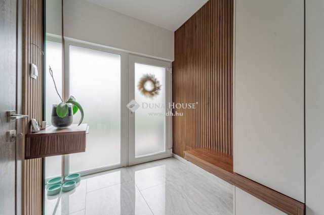 Eladó ikerház, Budapesten, XVIII. kerületben 249 M Ft, 4 szobás